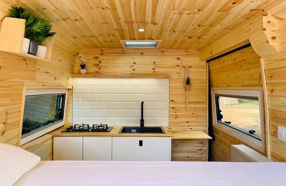L2 H2 camper